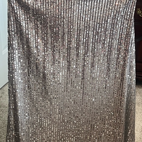 Evening Gown - Picture 7 of 8